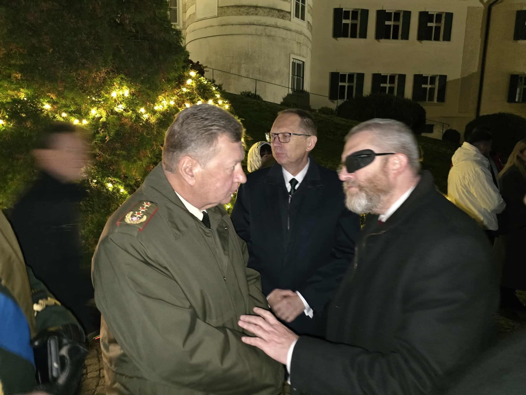 Buvusiam kariuomenės vadui V. Tutkui atimta teisė dėvėti kario uniformą iškilmingomis progomis